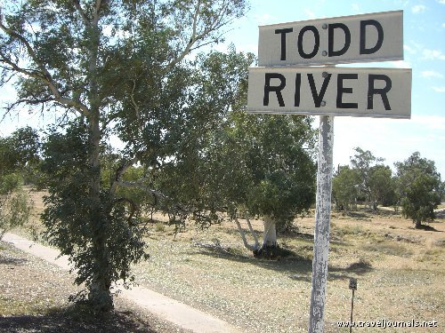 85954-the-todd-river-dry-since-1988---hosting-henley-on-todd-regatta-alice-springs-australia